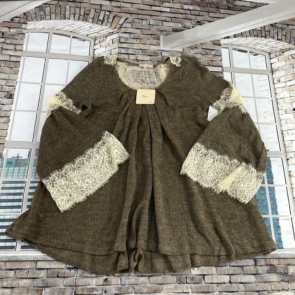 NWT Women’s Rye Brown & Cream Laced Flowy Long Sleeve Sweater (M) FO15